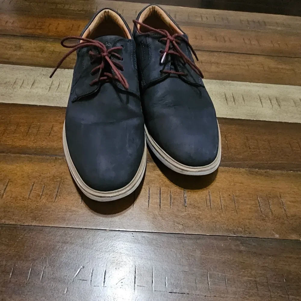Clarks elegant leather